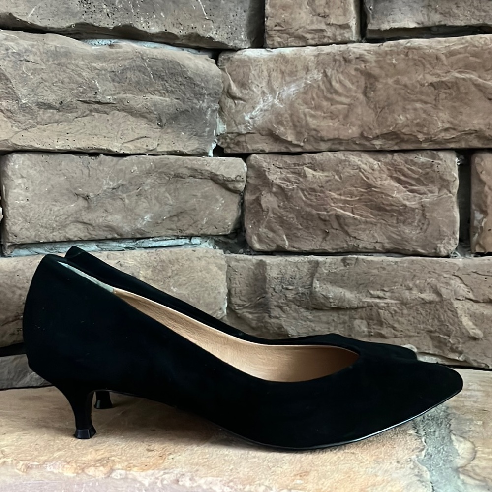 Vionic Josie Black Suede Pumps / SZ 9